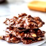 Crunchy Chocolate Nut Clusters: Quick Holiday Delight! 🍫🎄